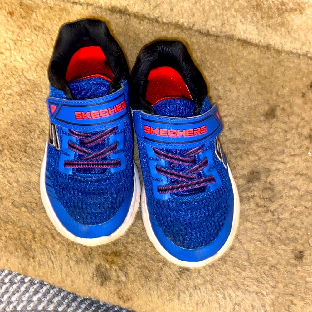 Toddler boy blue sketchers